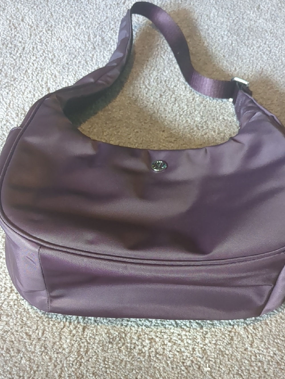 lululemon athletica Black Plum 4L City Essential Shoulder Bag